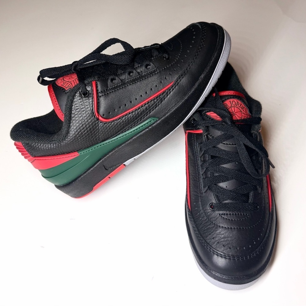 Nike Kids Air Jordan 2 Retro Low Christmas Black / Red Size- 4Y. FJ6869 006